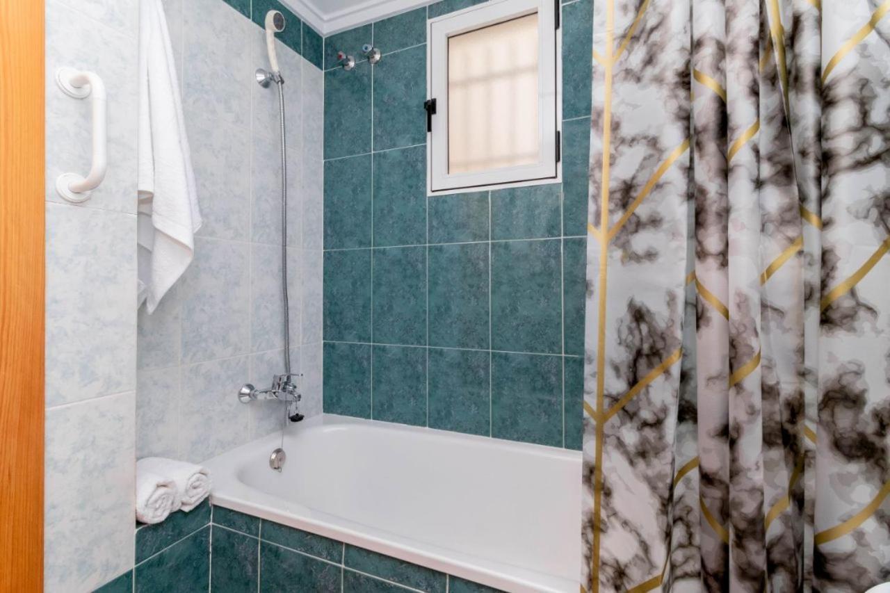 Apartamentos Villa Madrid Торевьиа Экстерьер фото